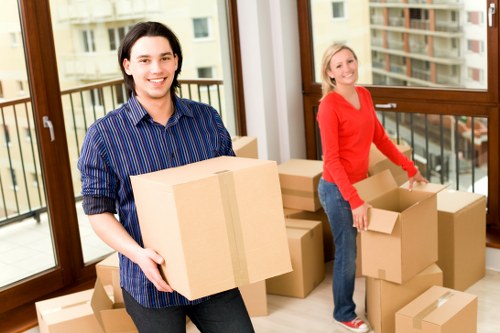 Family home moving preparation checklist for Holland Park customers